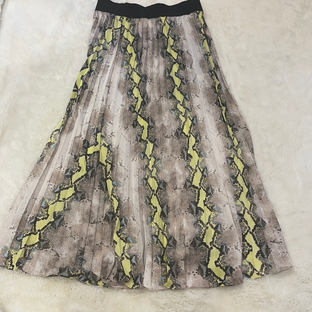 Brand new skirt